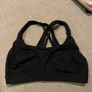Lululemon sports bra SIZE 8 - inner cups removed